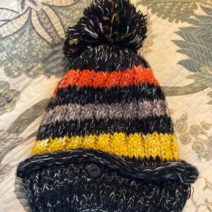 H.O.P.E Cozy Striped Pom-Pom Beanie - Fleece Lined & Amazing Condition!